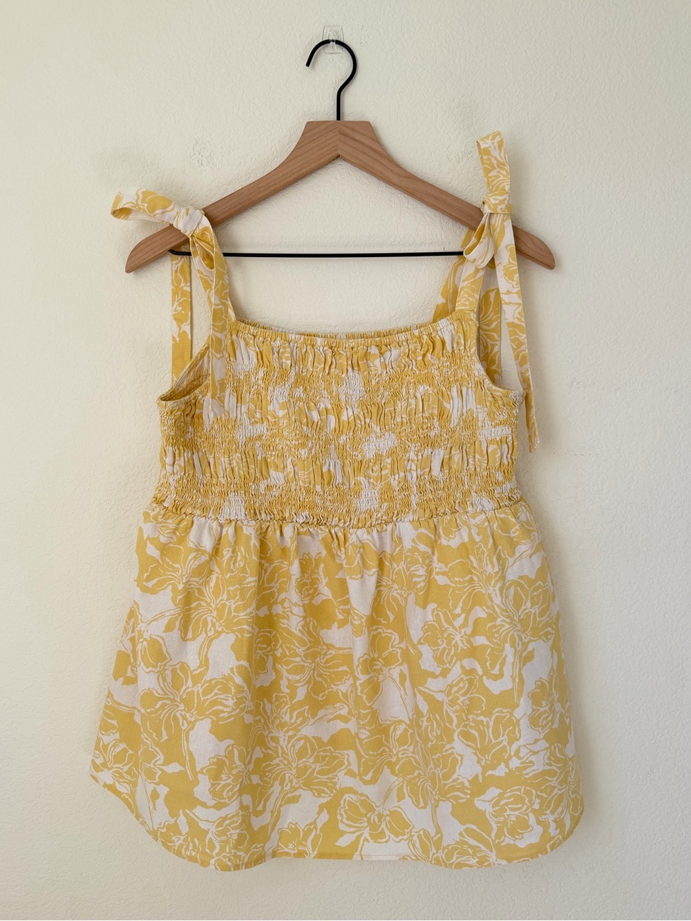 Isabel Linen Blend Smocked Yellow Floral Top Size L